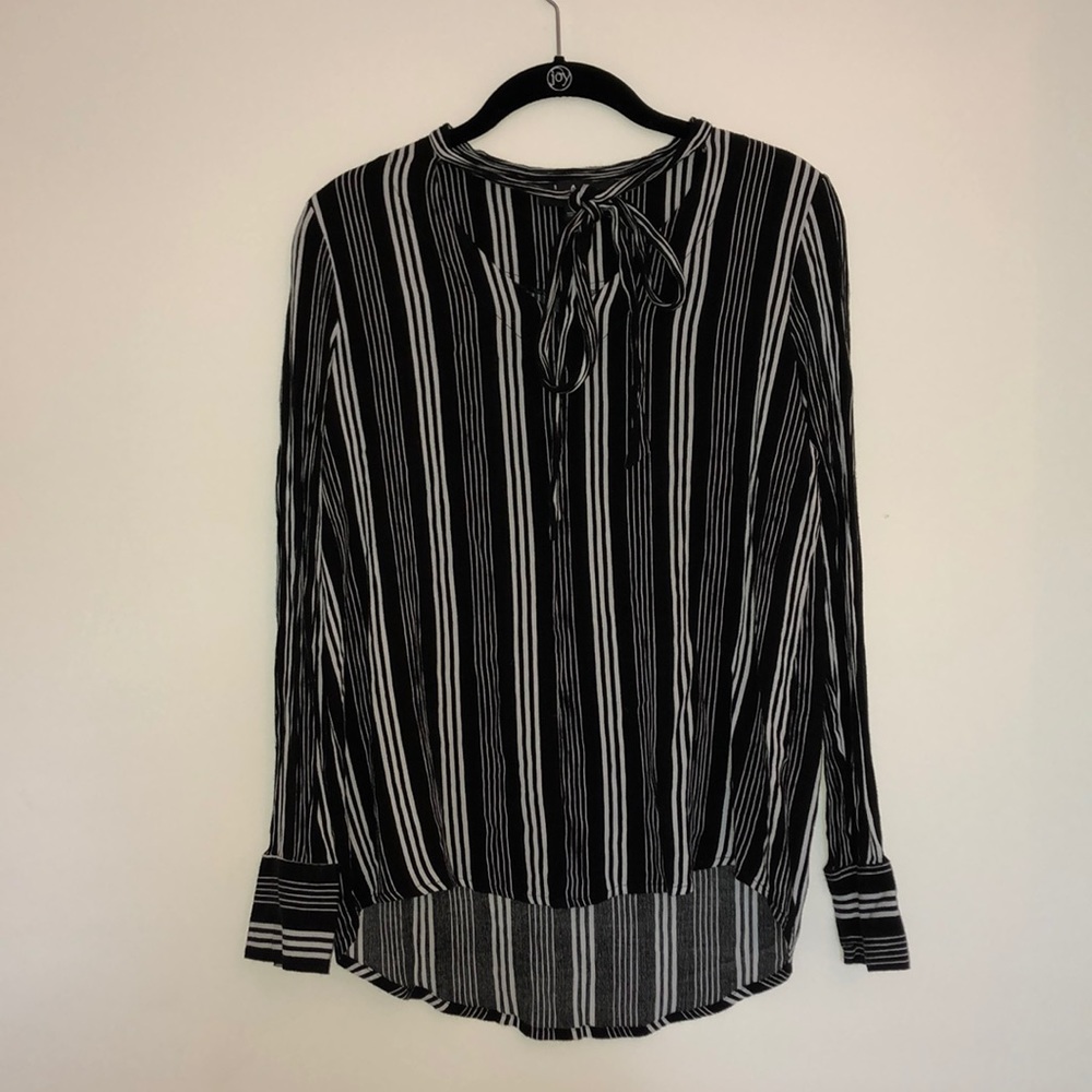 Neck tie striped blouse